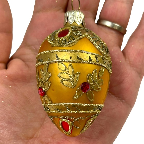 Red Envelope red & gold glass egg Christmas ornament w/handmade beaded hook - Picture 7 of 9